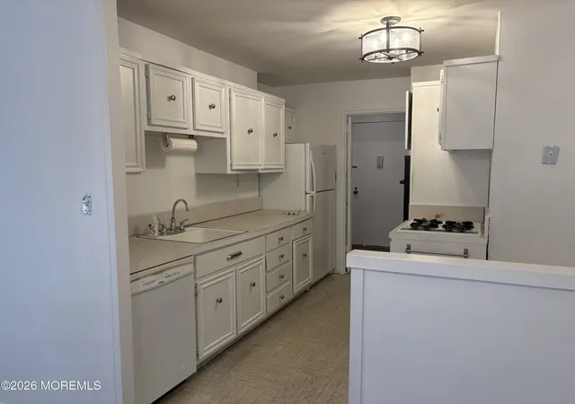 5th image of 28 Riverside Ave, Red Bank, NJ 07701