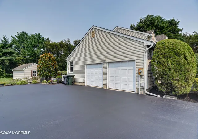 33rd image of 9 Strathmore Ct, Freehold, NJ 07728 | MLS# 22621598