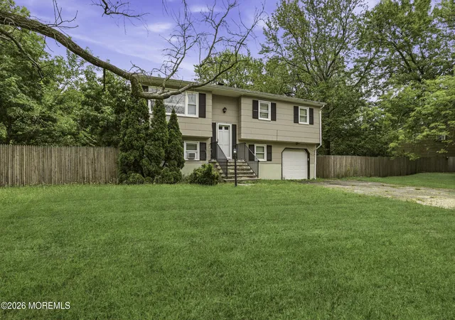2nd image of 1181 Manor Dr, Lakewood, NJ 08701 | MLS# 22622623
