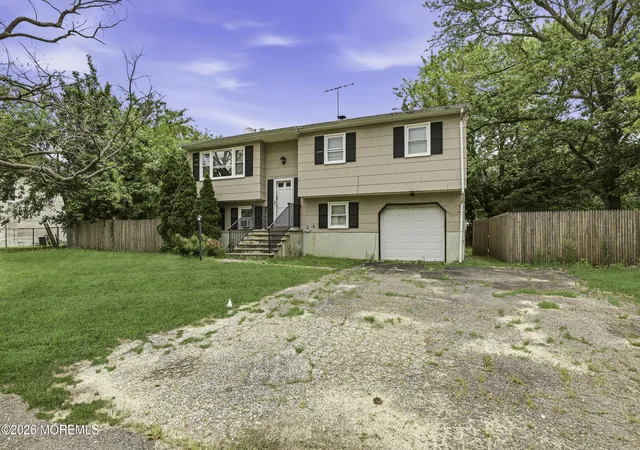 3rd image of 1181 Manor Dr, Lakewood, NJ 08701 | MLS# 22622623
