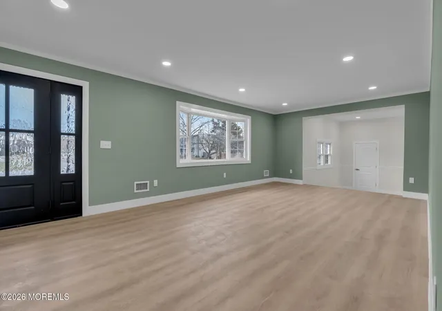 Photo 4 of Single family home for sale at 684 Brookside Dr, Toms River, NJ 08753 | MLS# 22621523 | Listing updated on 2026-10-07