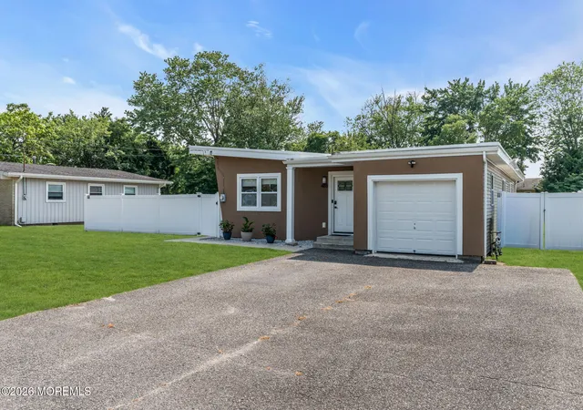 Photo 2 of Sale Pending at 488 Amherst Dr, Brick, NJ 08723 | MLS# 22622023 | Listing updated on 2026-09-16