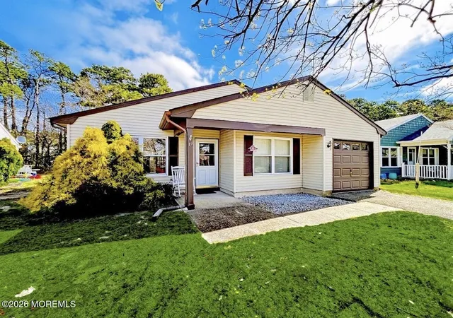 Photo 1 of Single family home for sale at 17 Seaview Ave, Brick, NJ 08723 | MLS# 22624995 | Listing updated on 2026-09-13