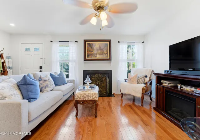 Listing Photo 4 - Condo for sale in building located at 26 Alameda Ct, Eatontown, NJ 07724