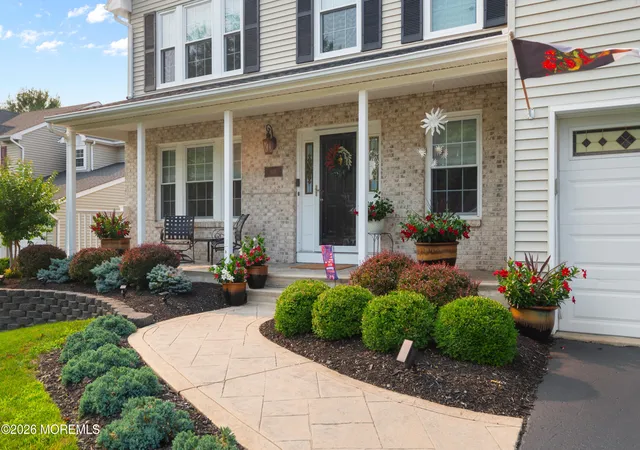 Photo 3 of Sale Pending at 1076 White Oak Ct, Toms River, NJ 08753 | MLS# 22621845 | Listing updated on 2026-07-29