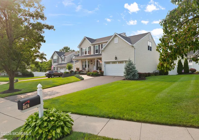 Photo 4 of Sale Pending at 1076 White Oak Ct, Toms River, NJ 08753 | MLS# 22621845 | Listing updated on 2026-07-29