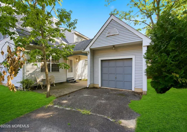Photo 3 of Single family home for sale at 526 E Revere Way, Galloway, NJ 08205 | MLS# 22621533 | Listing updated on 2026-09-11