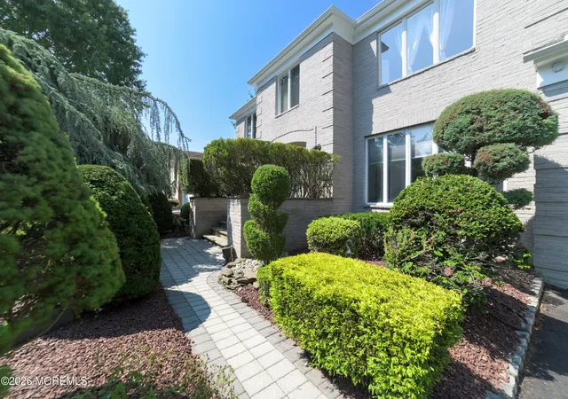 2nd image of 10 Mitchell Ct, Marlboro, NJ 07746 | MLS# 22621601