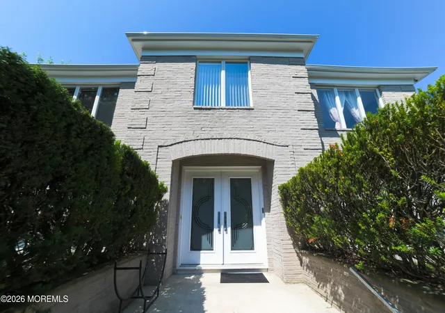 3rd image of 10 Mitchell Ct, Marlboro, NJ 07746 | MLS# 22621601