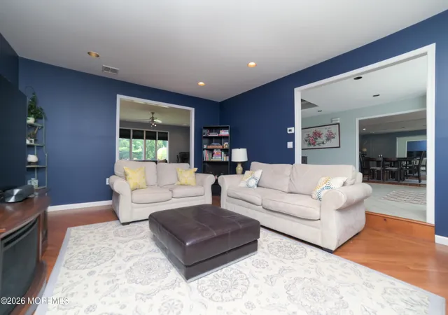 5th image of 10 Mitchell Ct, Marlboro, NJ 07746 | MLS# 22621601