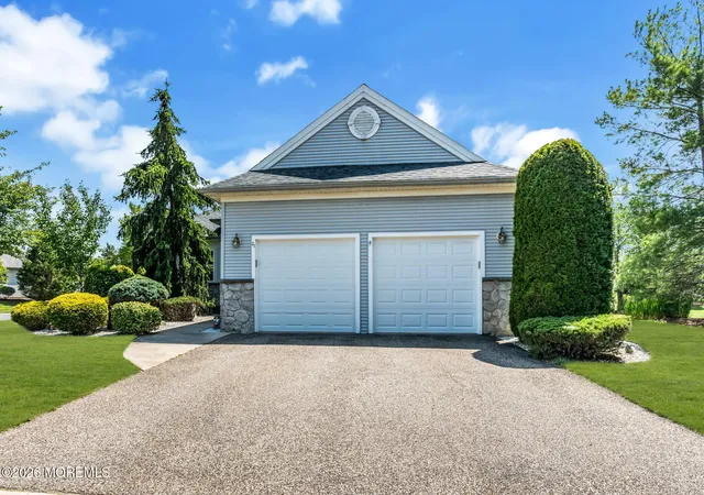 Photo 3 of Sale Pending at 21 Chaucer Cir, Manchester Township, NJ 08759 | MLS# 22621615 | Listing updated on 2026-08-27