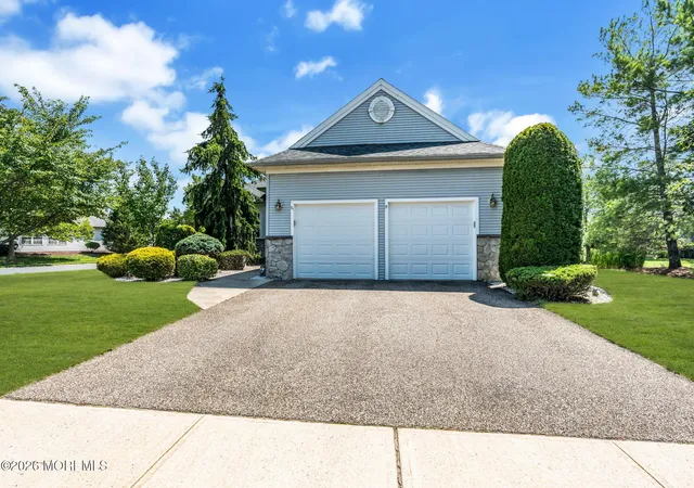 Photo 4 of Sale Pending at 21 Chaucer Cir, Manchester Township, NJ 08759 | MLS# 22621615 | Listing updated on 2026-08-27