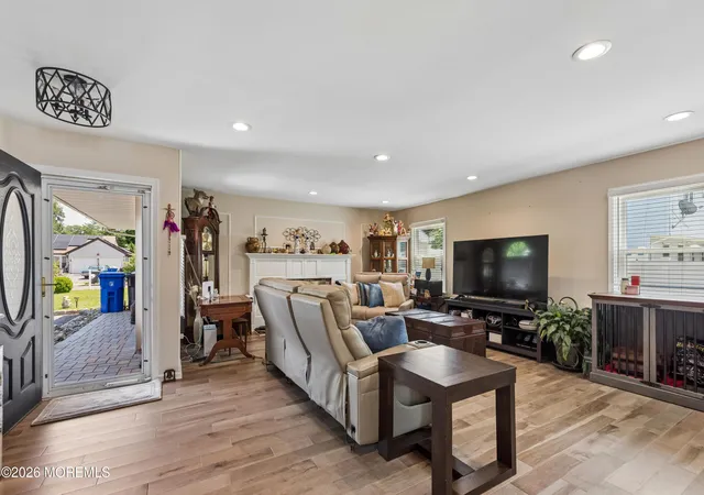 Photo 4 of Single family home for sale at 1012 Eastwind Ave, Toms River, NJ 08753 | MLS# 22621462 | Listing updated on 2026-09-02
