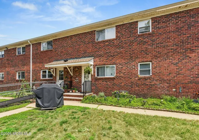 2nd image of 8 Juniper Ln, Eatontown, NJ 07724