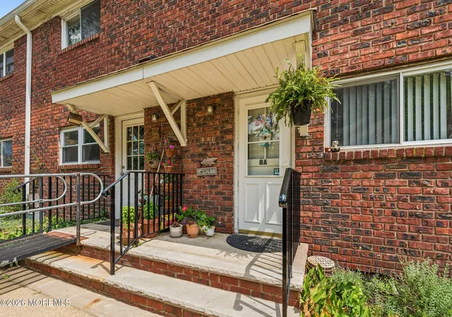 18th image of 8 Juniper Ln #A, Eatontown, NJ 07724 | MLS# 22621881