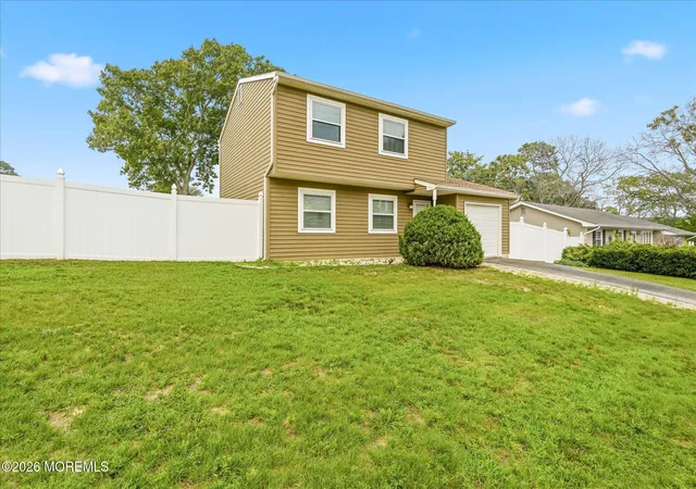 Photo 2 of Sale Pending at 1948 Teakwood Rd, Toms River, NJ 08753 | MLS# 22621506 | Listing updated on 2026-08-20