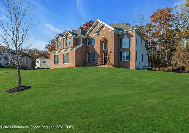 Photo 3 of Single family home for sale at 16 Lakeside Dr, Jackson, NJ 08527 | MLS# 22621502 | Listing updated on 2026-09-29