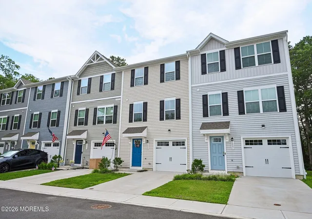 3rd image of 1004 Cyprus Ct, Forked River, NJ 08731