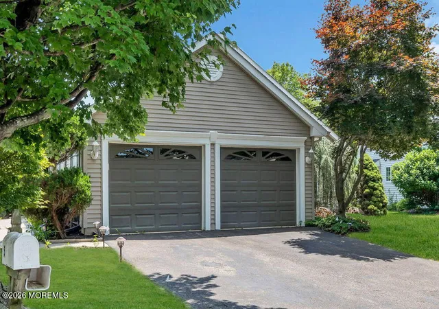 2nd image of 5 Round Valley Ln, Lakewood, NJ 08701 | MLS# 22621542