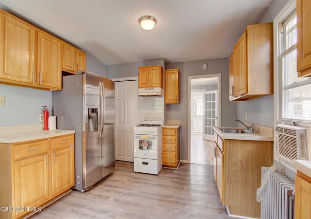 3rd image of 195 Pulaski Ave, Sayreville, NJ 08872 | MLS# 22621555
