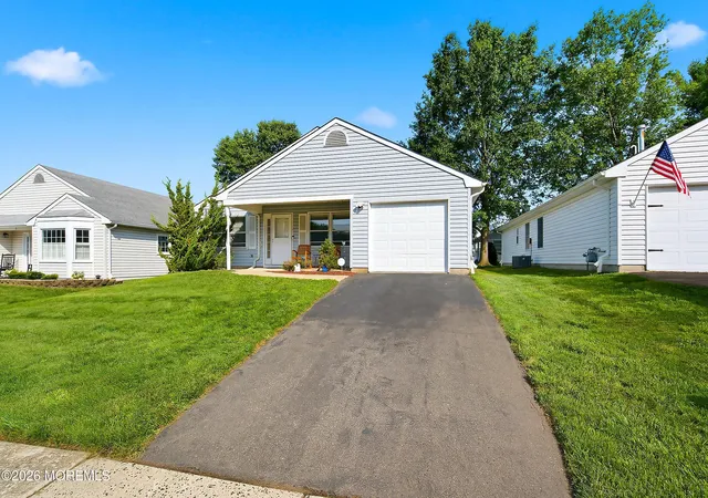 Photo 3 of Single family home for sale at 12 Springhill Dr, Brick, NJ 08724 | MLS# 22621693 | Listing updated on 2026-09-15