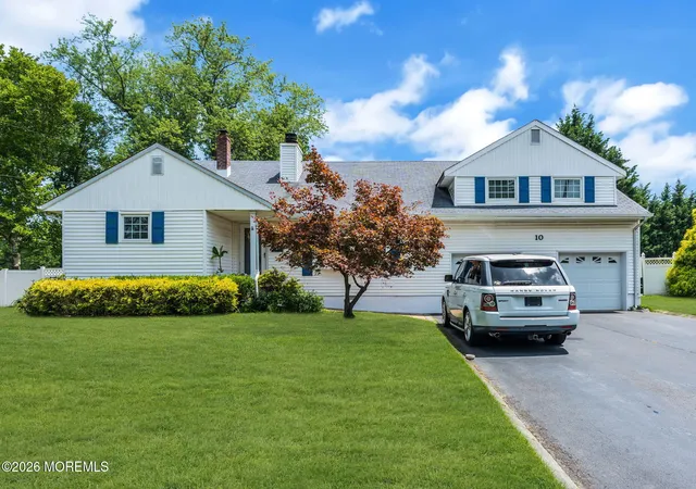 Photo 2 of Sale Pending at 10 Homestead Pl, Holmdel, NJ 07733 | MLS# 22621617 | Listing updated on 2026-09-22