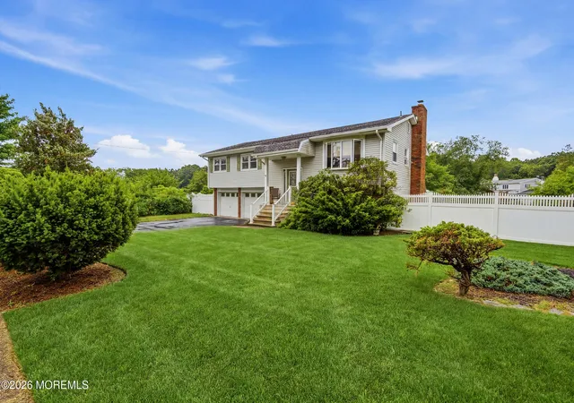 2nd image of 652 Brookside Dr, Toms River, NJ 08753 | MLS# 22621655