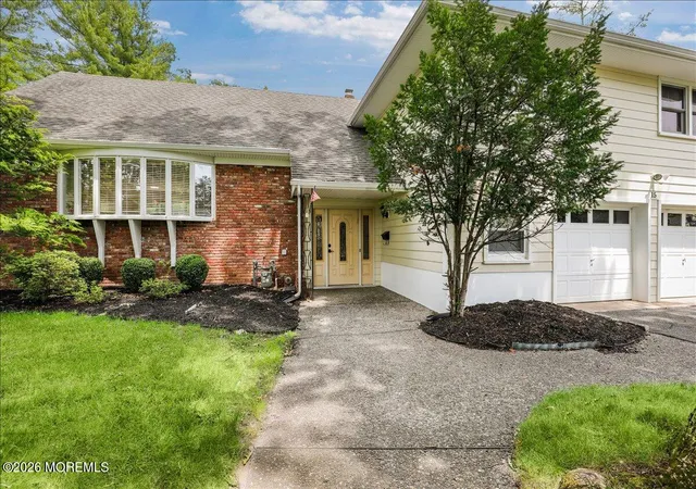 Photo 3 of Sale Pending at 15 Moraine Rd, Edison, NJ 08820 | MLS# 22621819 | Listing updated on 2026-09-25