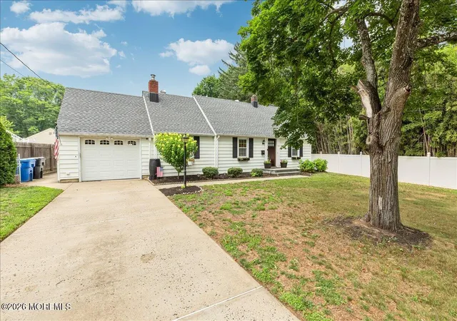 4th image of 203 Florence Pl, Middletown, NJ 07748 | MLS# 22621883