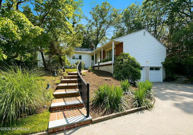 Photo 1 of Sale Pending at 4 Bay Hl Rd, Leonardo, NJ 07737 | MLS# 22621887 | Listing updated on 2026-09-01