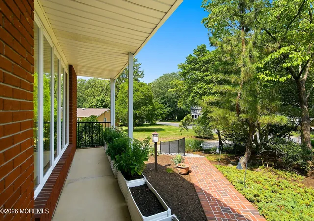 Photo 2 of Sale Pending at 4 Bay Hl Rd, Leonardo, NJ 07737 | MLS# 22621887 | Listing updated on 2026-09-01