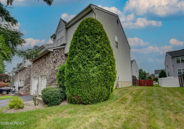 3rd image of 29 Hummingbird Ct, Marlboro, NJ 07746 | MLS# 22621767
