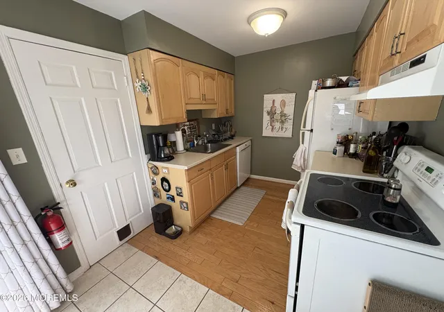 Listing Photo 4 - Condo for sale in building located at 593 Garfield Ave, Toms River, NJ 08753 - Unit #20