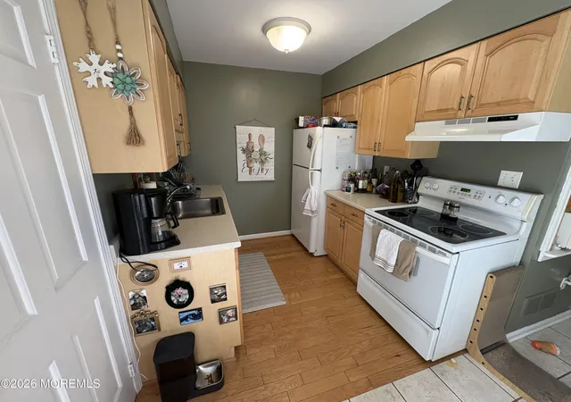 Listing Photo 5 - Condo for sale in building located at 593 Garfield Ave, Toms River, NJ 08753 - Unit #20