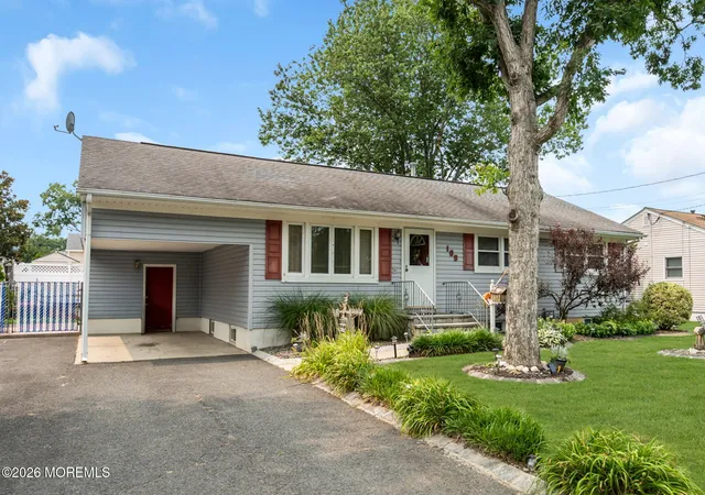 3rd image of 109 Redwood Pl E, Brick, NJ 08724 | MLS# 22621839