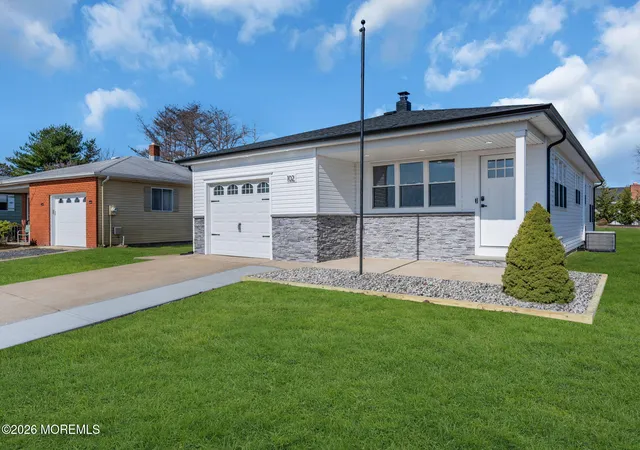 2nd image of 102 Bimini Dr, Toms River, NJ 08757 | MLS# 22625952