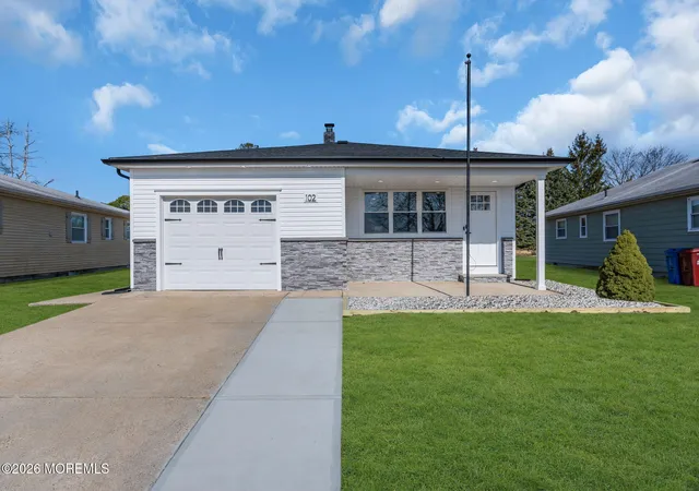 Photo 3 of Single family home for sale at 102 Bimini Dr, Toms River, NJ 08757 | MLS# 22625952 | Listing updated on 2026-08-19