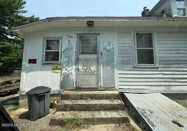 Photo 3 of Sale Pending at 100 Ford Rd, Howell, NJ 07731 | MLS# 22622110 | Listing updated on 2026-09-17