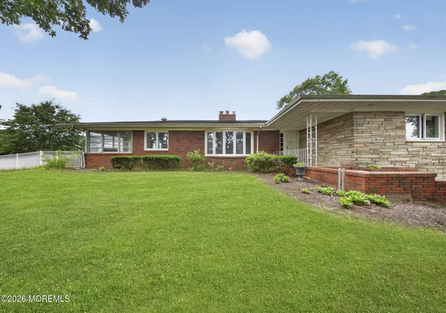1st image of 864 Breezy Oaks Dr, Toms River, NJ 08753 | MLS# 22621905