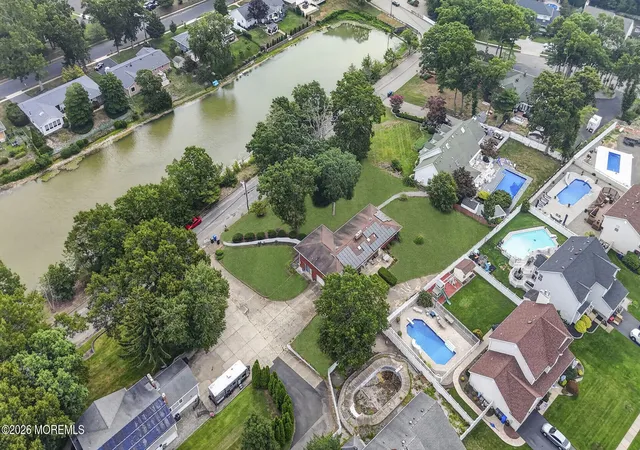 2nd image of 864 Breezy Oaks Dr, Toms River, NJ 08753 | MLS# 22621905