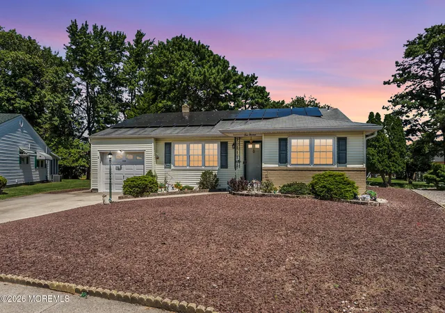 Photo 1 of Single family home for sale at 113 Edgewater Ct, Toms River, NJ 08757 | MLS# 22622869 | Listing updated on 2026-10-05