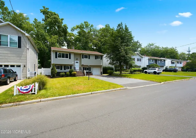 Photo 4 of Sale Pending at 1608 Oakwood Rd, Wall Township, NJ 07719 | MLS# 22621919 | Listing updated on 2026-07-31