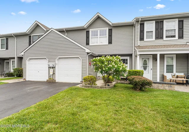 3rd image of 20 Harbor Cir, Freehold, NJ 07728 | MLS# 22622449