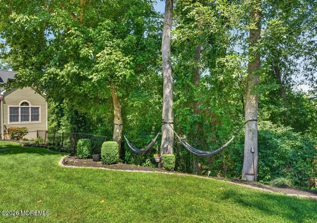 5th image of 5 Grant Ct, Eatontown, NJ 07724 | MLS# 22621922