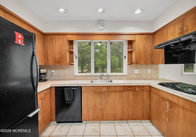 3rd image of 1 Wakefield Ln, Piscataway, NJ 08854 | MLS# 22621980