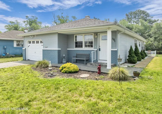Photo 2 of Sale Pending at 101 Barbados Dr S, Toms River, NJ 08757 | MLS# 22622017 | Listing updated on 2026-08-10
