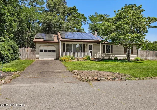 Photo 2 of Single family home for sale at 825 Madison Ave, Toms River, NJ 08757 | MLS# 22622074 | Listing updated on 2026-08-31