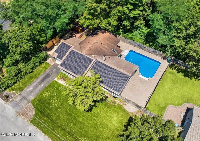 Photo 3 of Single family home for sale at 825 Madison Ave, Toms River, NJ 08757 | MLS# 22622074 | Listing updated on 2026-08-31
