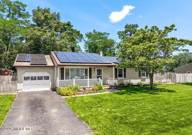 Photo 3 of Single family home for sale at 825 Madison Ave, Toms River, NJ 08757 | MLS# 22622074 | Listing updated on 2026-08-31