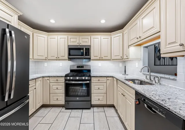 Photo 3 of Sale Pending at 37 Morgan Pl #37, East Brunswick, NJ 08816 | MLS# 22621991 | Listing updated on 2026-09-08
